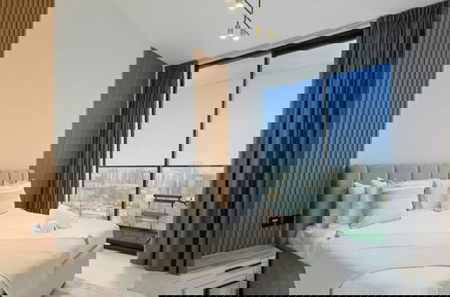 Foto 2 - Modern 2BR w Balcony in JVC nr Dubai Sports City