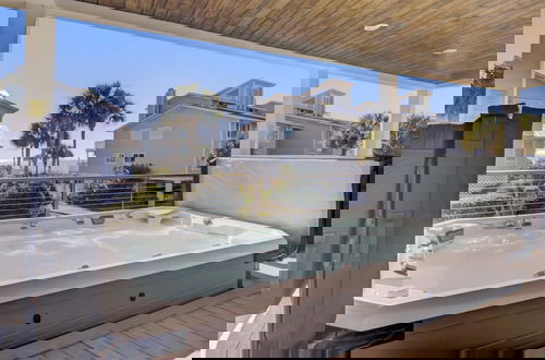 Foto 62 - 7 Beachwood East by Avantstay Steps to the Beach Ocean Views Hot Tub 7bdr