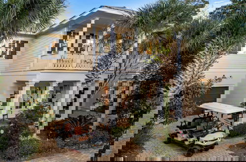 Foto 1 - Seagrove Gardens Mins to the Beach, Santa Rosa Retreat w/ Golf Cart, A+ Design