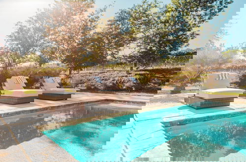 Foto 7 - La Barrique by Avantstay Secluded 14 Acre Estate w Vball Pool