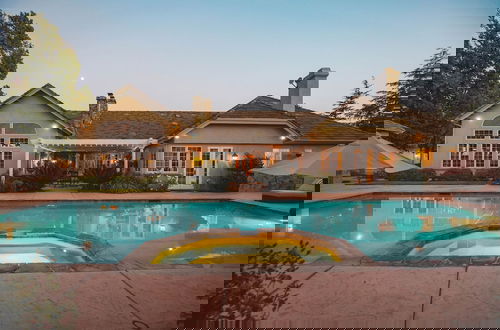 Foto 10 - La Barrique by Avantstay Secluded 14 Acre Estate w Vball Pool