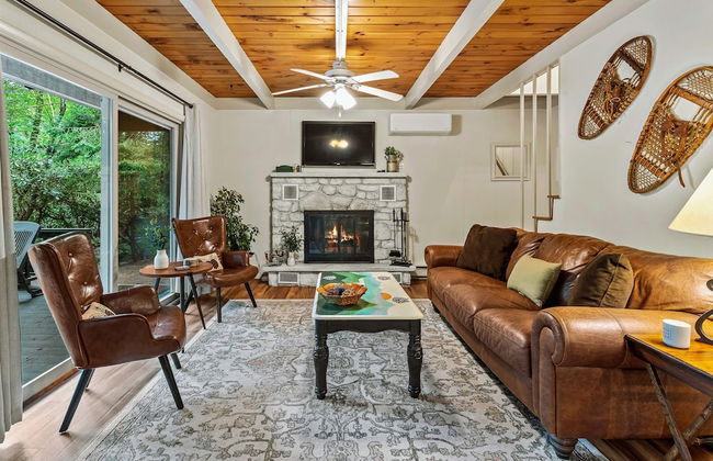 The Four Seasonal by Avantstay Hot Tub Spacious Deck Fire Pit - Foto 4
