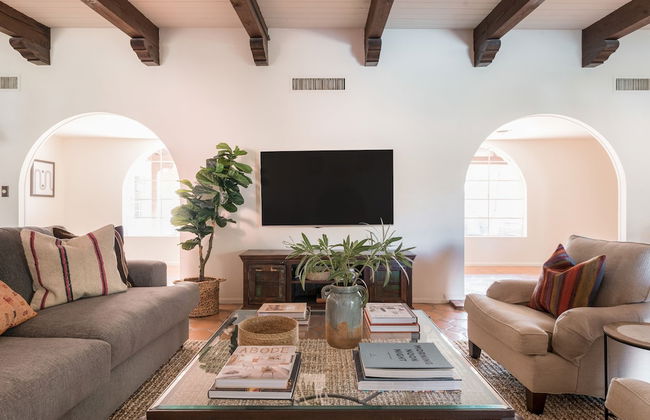 La Casona by Avantstay Gorgeous Spanish Style Oasis w Historic Charm Pool - Foto 9