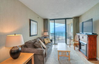 Photo 1 - Cozy Ocean View Condo! Beach Front Building