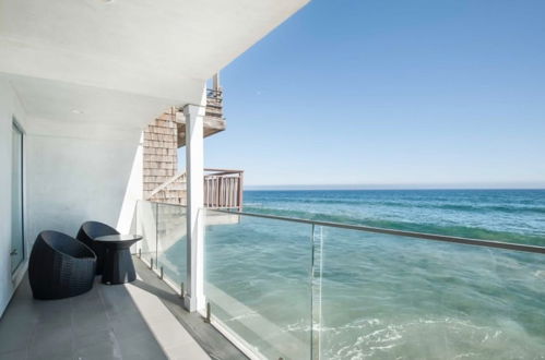 Photo 20 - Malibu Ocean Front Villa