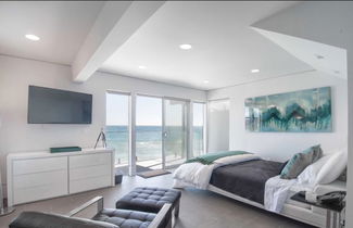 Photo 2 - Malibu Ocean Front Villa