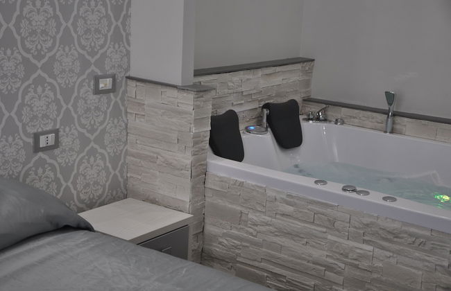 Imperial Suite - Photo 22