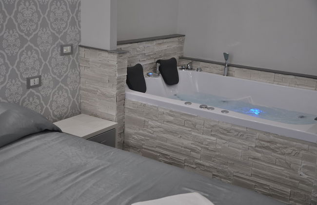 Imperial Suite - Photo 8