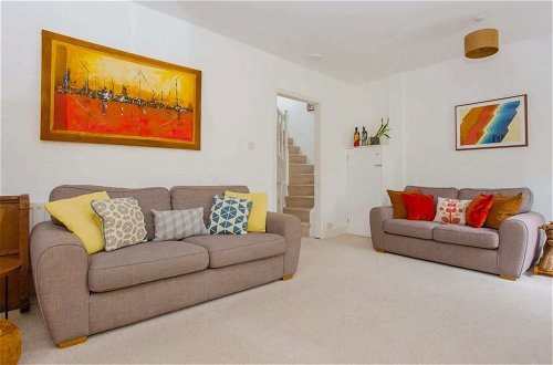 Foto 15 - Bright and Airy 3 Bedroom Maisonette in South London