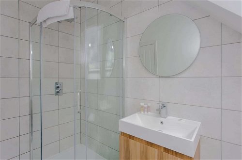 Foto 20 - Bright and Airy 3 Bedroom Maisonette in South London