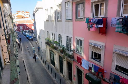 Foto 16 - Apartment With Yard in Alfama