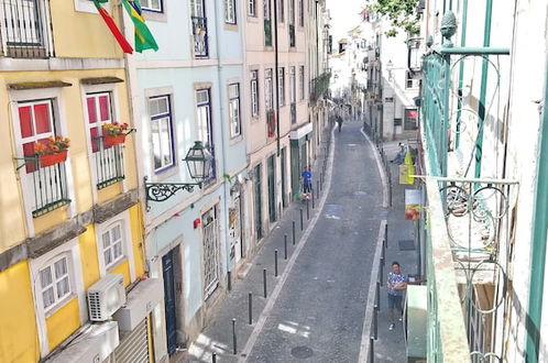 Photo 17 - Apartment With Yard in Alfama