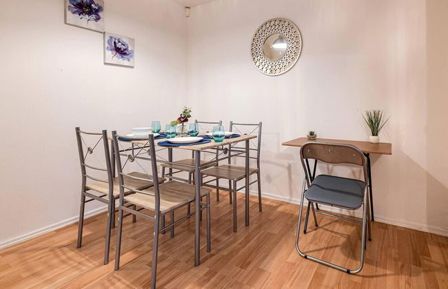 Lovely 2 Bedroom Apartment With Fireplace - Foto 8