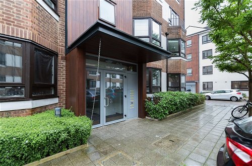 Photo 1 - Roomspace Apartments -Kew Bridge Court