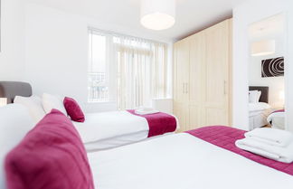 Photo 2 - Roomspace Apartments -Kew Bridge Court