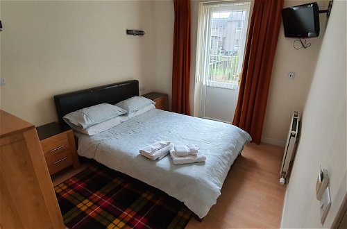 Photo 3 - Lovely, Light and Airy 1-bed Flat in Stornoway