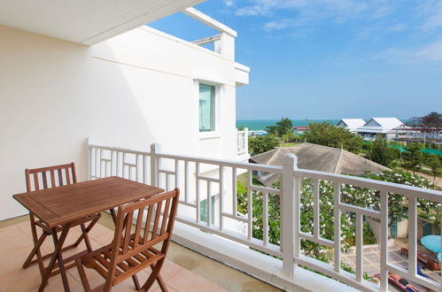 Photo 32 - Baan Poolom Beachfront Condominium