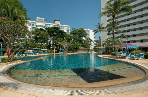 Foto 42 - Patong Beach Gardens - Pool, Fast Wifi, Smart TVs