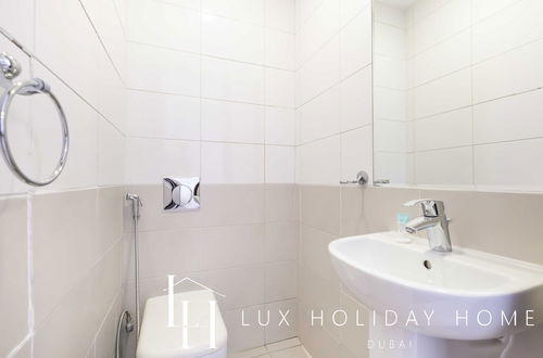 Photo 32 - LUX Holiday Home - Azure Residence 1