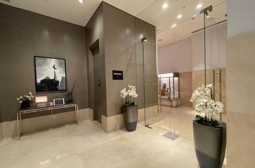 Photo 3 - Luxury stay at Fashion Avenue Dubai Mall Residence