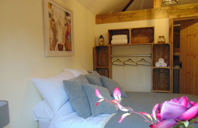 Cheesemans farm house stables - Photo 2