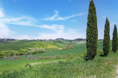 Photo 32 - Scenic Farmhouse in Peccioli with Swimming Pool near Lakes