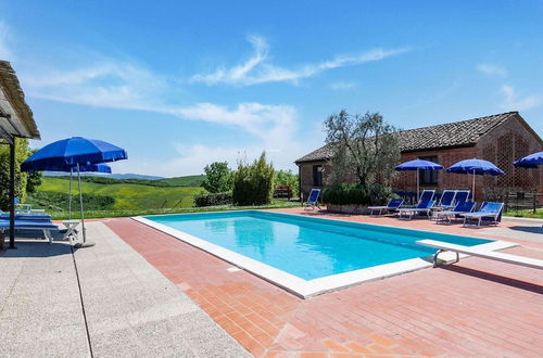 Photo 21 - Scenic Farmhouse in Peccioli with Swimming Pool near Lakes