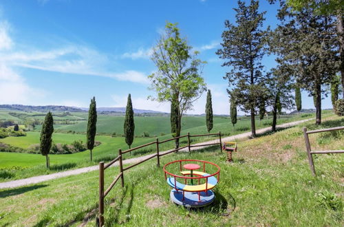 Foto 30 - Scenic Farmhouse in Peccioli with Swimming Pool near Lakes