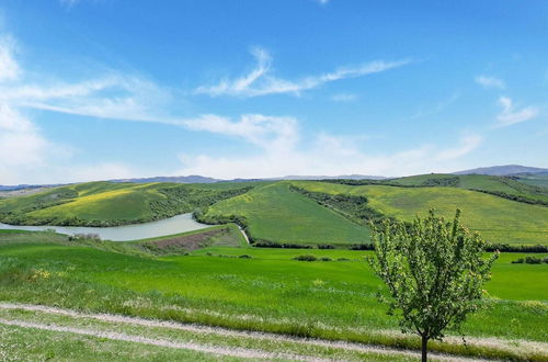 Photo 36 - Scenic Farmhouse in Peccioli with Swimming Pool near Lakes