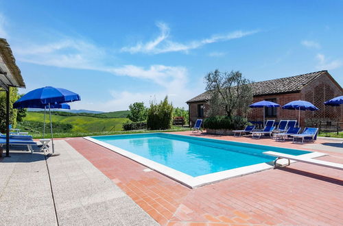 Photo 22 - Scenic Farmhouse in Peccioli with Swimming Pool near Lakes