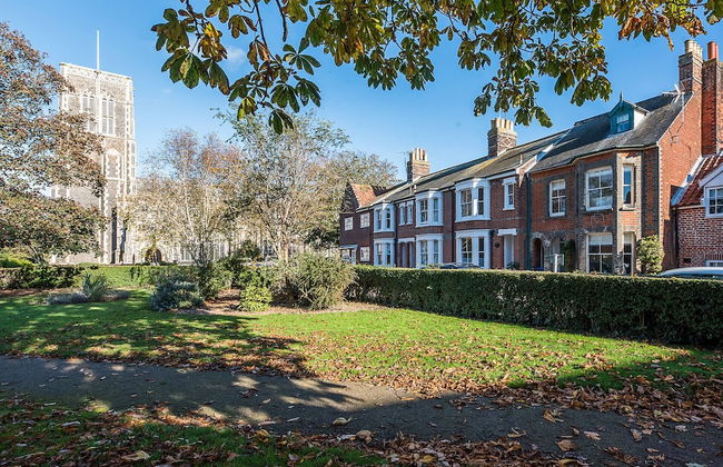 Bonheur, 16 Bartholomew Green, Southwold - Foto 1