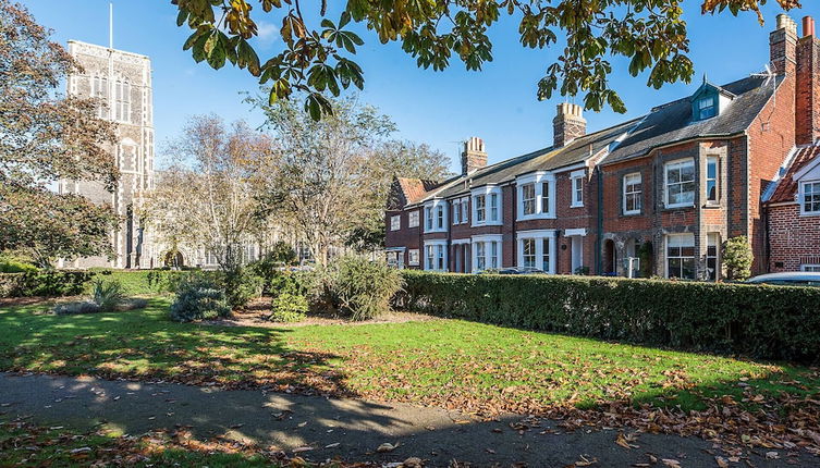 Photo 1 - Bonheur, 16 Bartholomew Green, Southwold