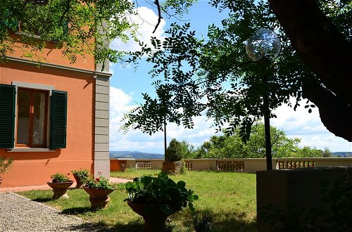 Photo 37 - A Part of a Beautiful Mansion With View of the Chianti Classico Hills