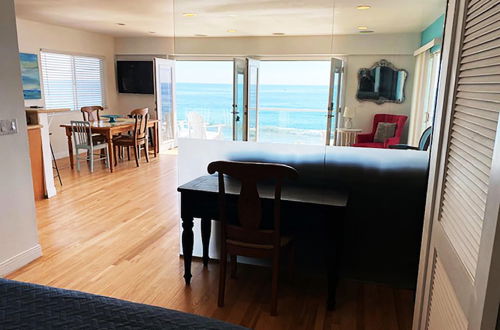 Photo 2 - Malibu Beach Paradise Apartments