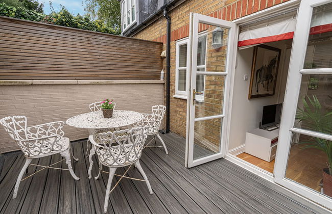JOIVY Lovely 2bed House in Wandsworth w/ Backyard Patio - Foto 28