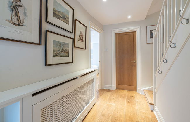 JOIVY Lovely 2bed House in Wandsworth w/ Backyard Patio - Foto 42