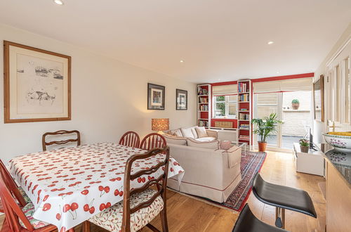 Photo 15 - ALTIDO Lovely 2bed House in Wandsworth w/ Backyard Patio