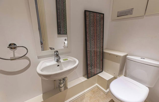 JOIVY Lovely 2bed House in Wandsworth w/ Backyard Patio - Foto 31
