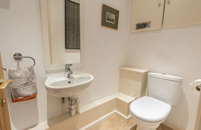 JOIVY Lovely 2bed House in Wandsworth w/ Backyard Patio - Foto 35