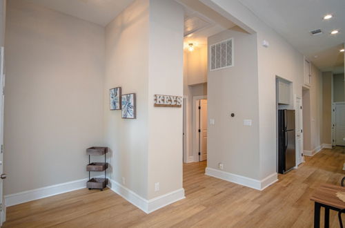 Photo 18 - Brand New Remodeled 3br/2.5ba House Near Downtown