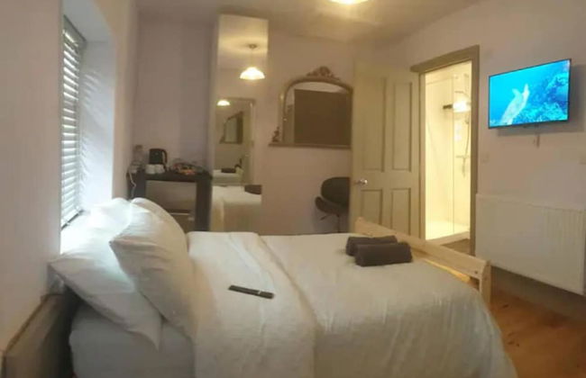 1700s Canalside Cottage Sleeps up to 12 Guests - Foto 10