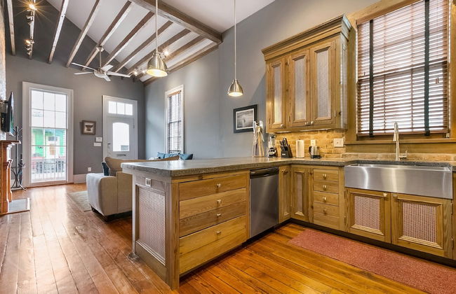 Modern 1-BD Near French Quarter | Walk to Superdome - Photo 8