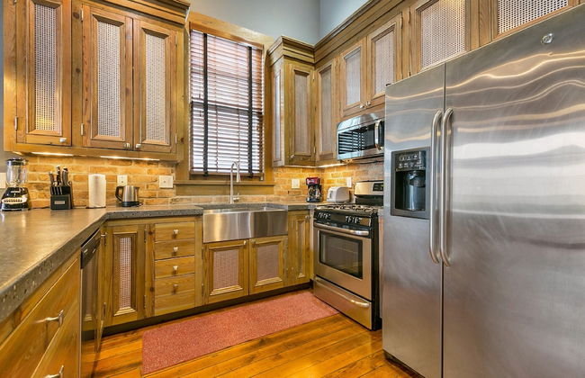 Modern 1-BD Near French Quarter | Walk to Superdome - Photo 7