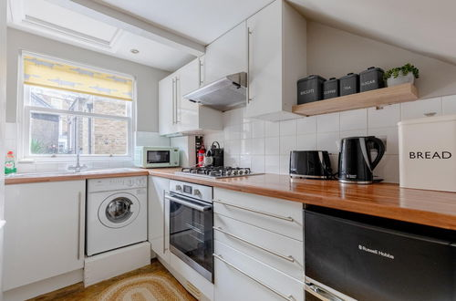 Photo 10 - Vogue 1 Bedroom Pimlico Flat Near Victoria Station