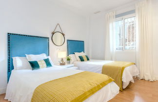 Photo 3 - Beautiful 3 BD Apartment 2 Minutes Walking to the Beach Paseo de Reding