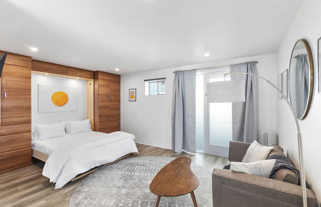 Modern Designer Studio with Pool - Foto 16