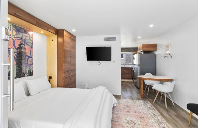 Modern Designer Studio with Pool - Foto 24