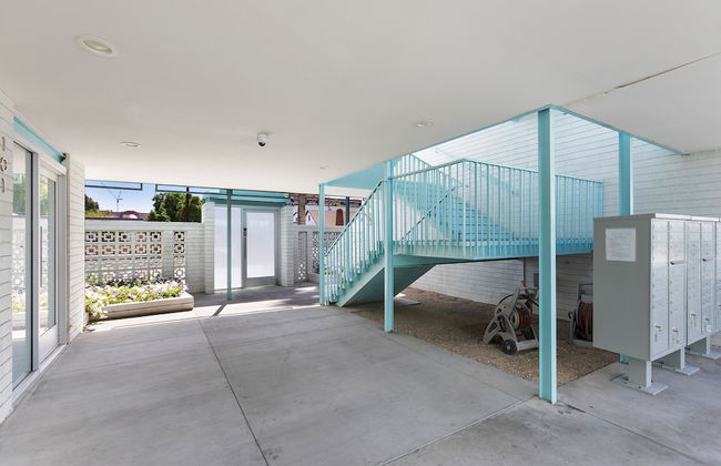 Modern Designer Studio with Pool - Foto 45