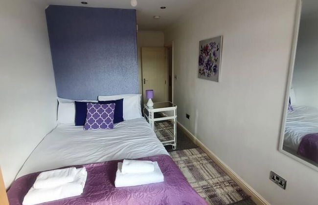 Lovely 4-bed Apartment in Harrow - Foto 6