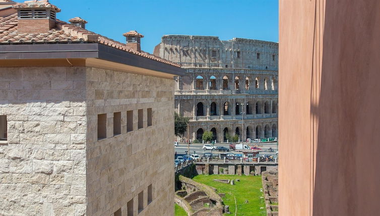 Photo 1 - Rental In Rome Colosseum View Luxury Apartment